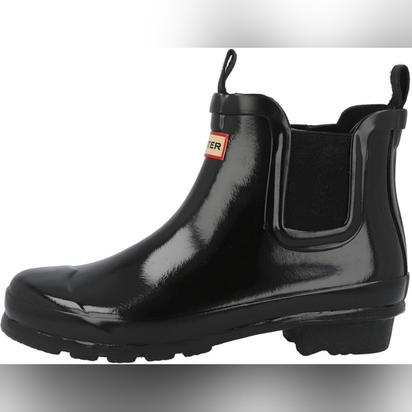 Hunter Shoes - ❌️SOLD❌️ Hunter Glossy Chelsea Short Boots. Size 9